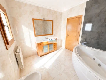 Moradia T5 para Venda em Porto de Mós - São João Baptista e São Pedro