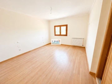 Moradia T5 para Venda em Porto de Mós - São João Baptista e São Pedro