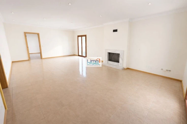 Moradia T5 para Venda em Porto de Mós - São João Baptista e São Pedro Foto 7