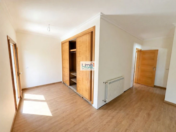 Moradia T5 para Venda em Porto de Mós - São João Baptista e São Pedro Foto 14