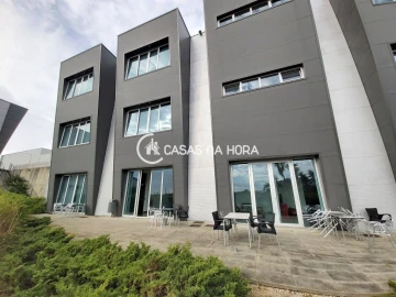 Escritório para Arrendamento em Rio de Mouro