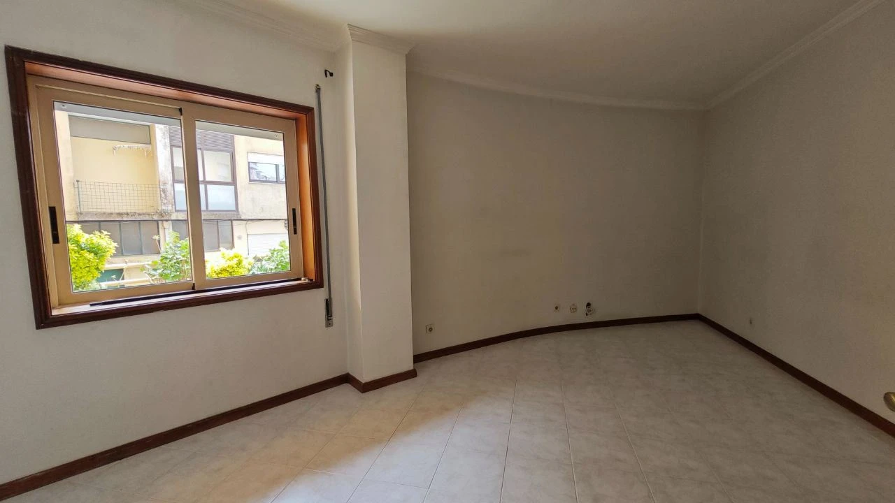 Apartamento T1 para Arrendamento em Santa Marinha e São Pedro da Afurada Foto 4