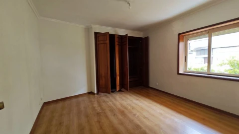 Apartamento T1 para Arrendamento em Santa Marinha e São Pedro da Afurada