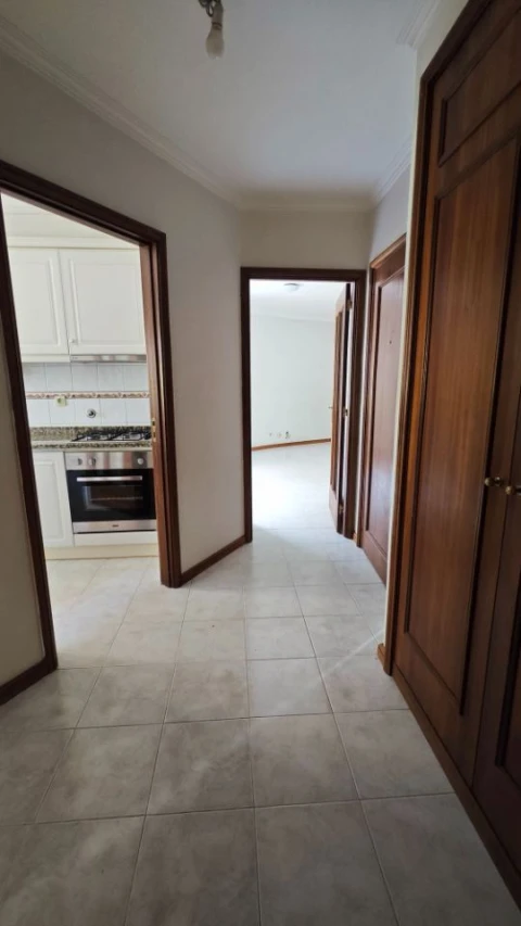 Apartamento T1 para Arrendamento em Santa Marinha e São Pedro da Afurada