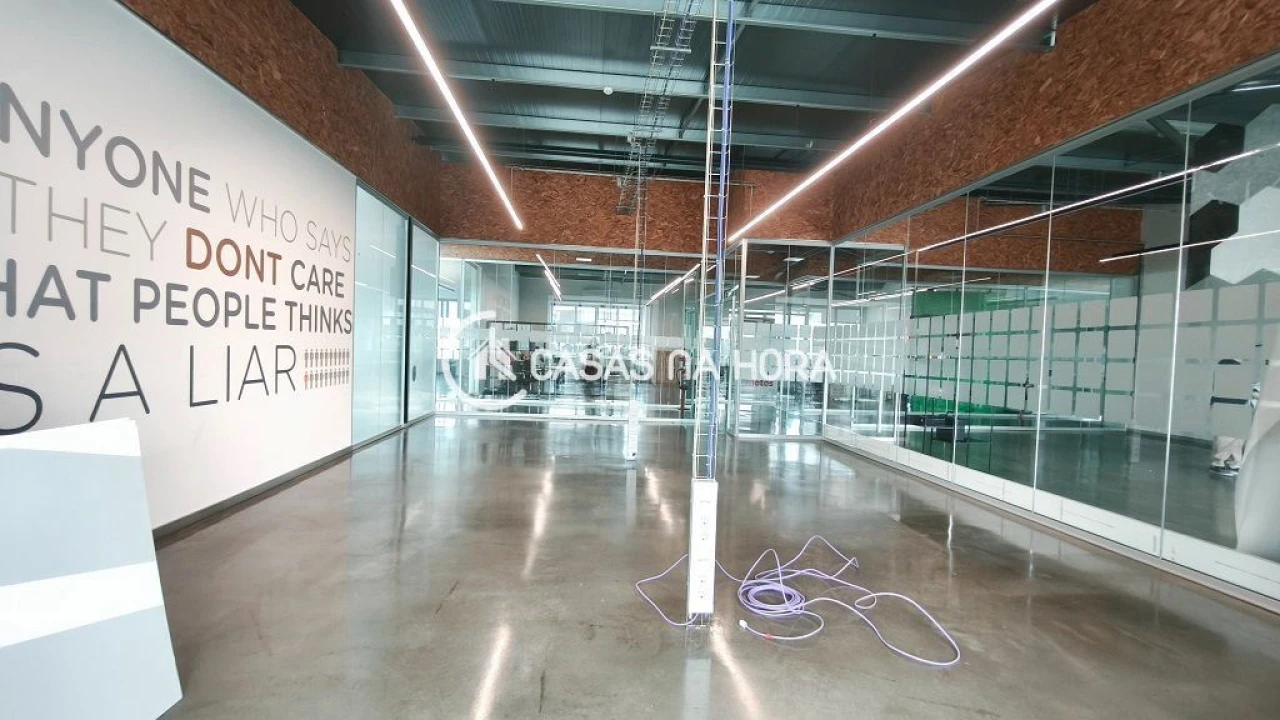 Escritório para Arrendamento em Rio de Mouro Foto 3