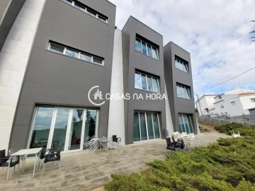 Escritório para Arrendamento em Rio de Mouro