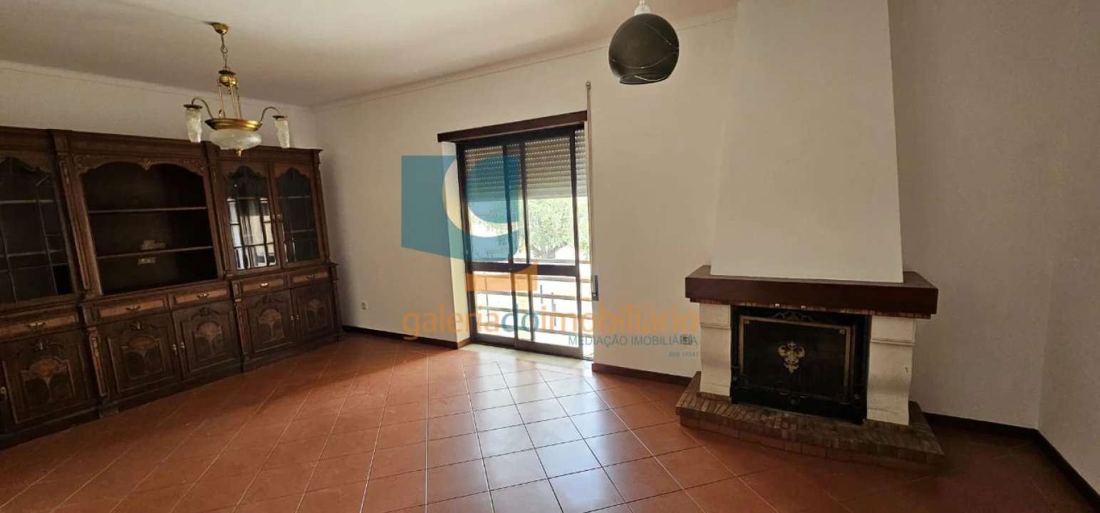 Apartamento T3 para Arrendamento em Torres Novas (São Pedro), Lapas e Ribeira Branca Foto 1