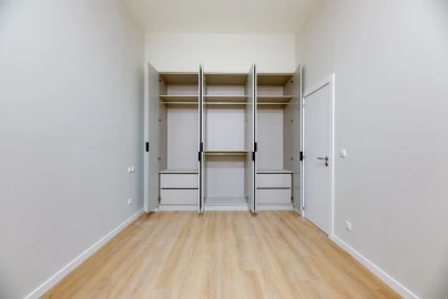 Apartamento T0 para Venda em Carcavelos e Parede