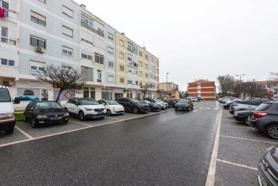 Apartamento T0 para Venda em Carcavelos e Parede