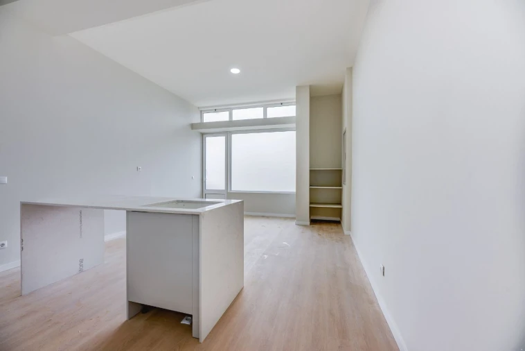 Apartamento T0 para Venda em Carcavelos e Parede Foto 15