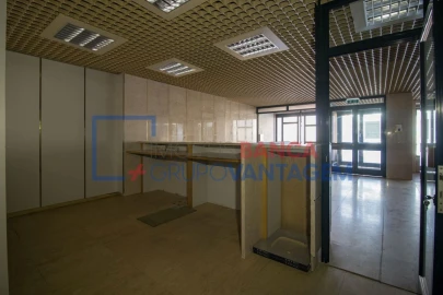 Loja para Venda em A dos Cunhados e Maceira