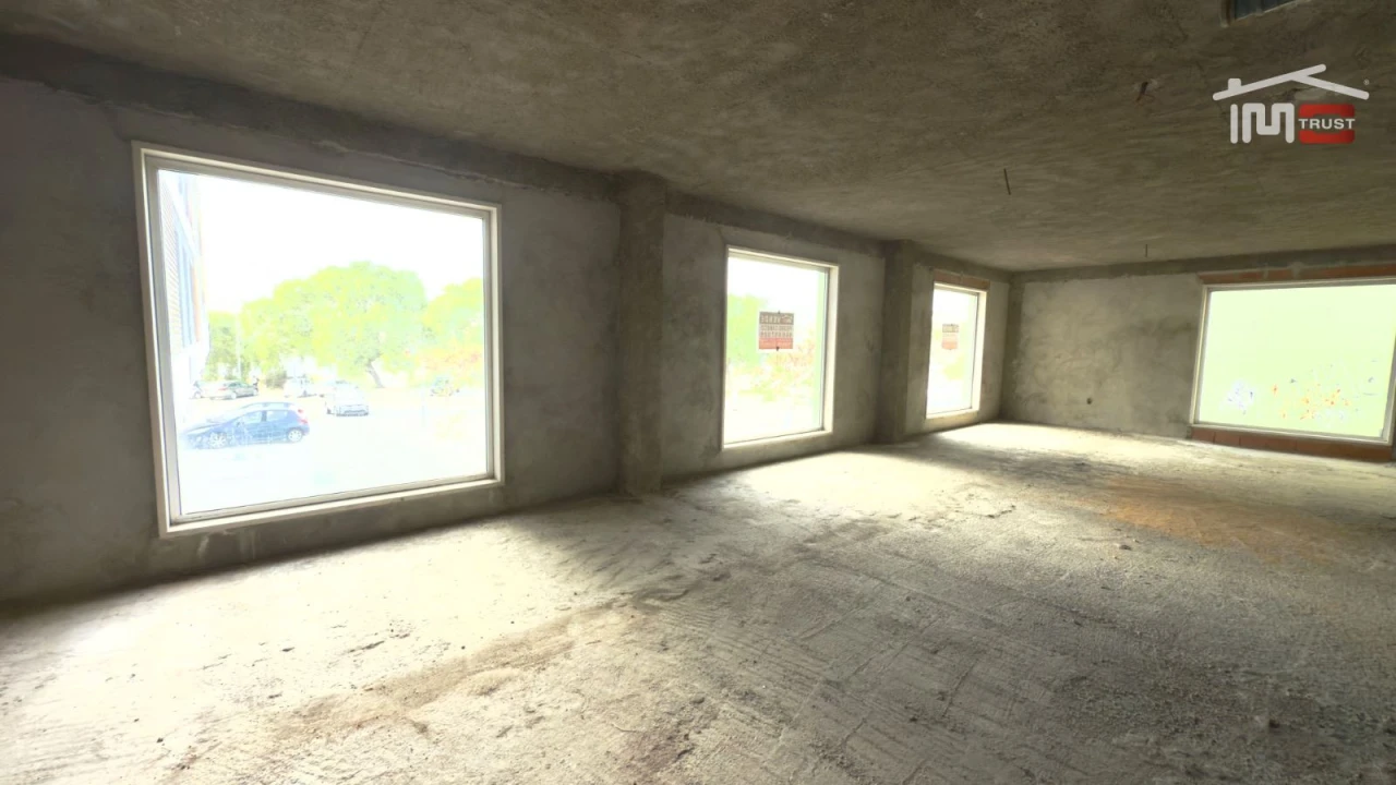 Loja para Venda em Camarate, Unhos e Apelação Foto 15