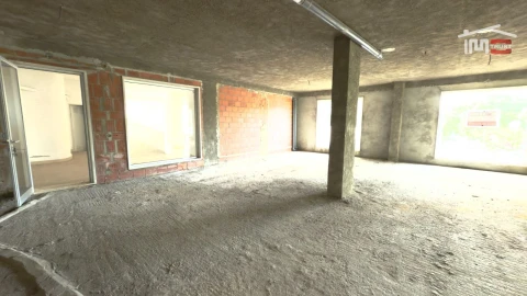 Loja para Venda em Camarate, Unhos e Apelação