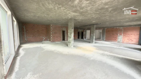 Loja para Venda em Camarate, Unhos e Apelação