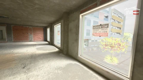 Loja para Venda em Camarate, Unhos e Apelação