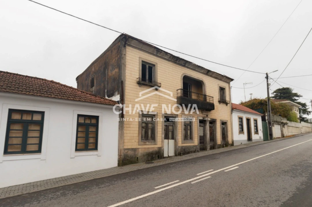 Moradia T5 para Venda em Paços de Brandão Foto 4