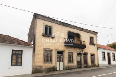 Moradia T5 para Venda em Paços de Brandão