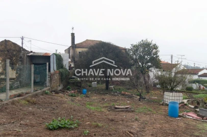 Moradia T5 para Venda em Paços de Brandão