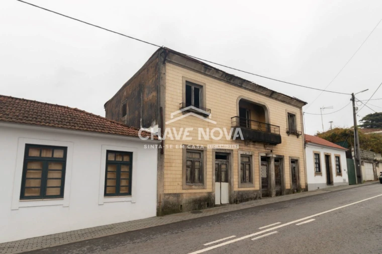 Moradia T5 para Venda em Paços de Brandão Foto 3