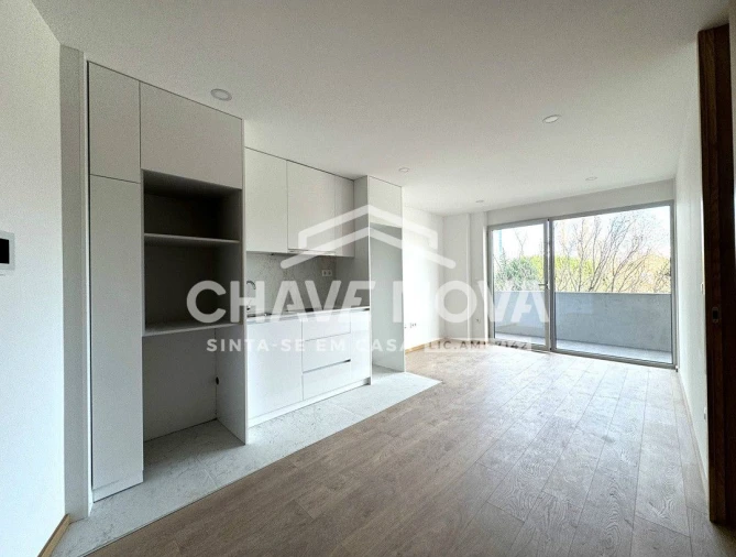 Apartamento T1 para Arrendamento em Ramalde Foto 3