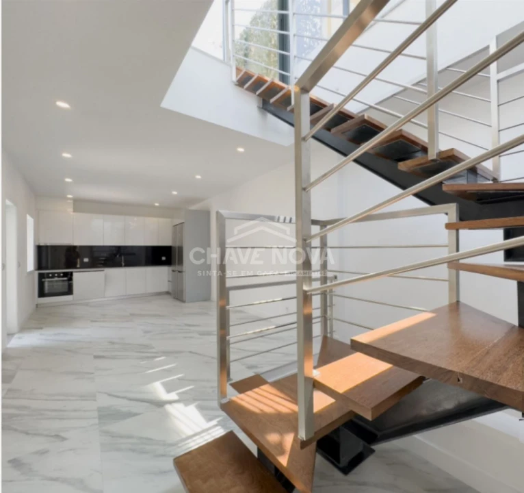 Moradia T3 para Venda em Campanhã Foto 7