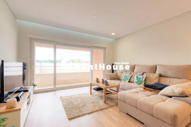 Apartamento T2 para Venda em Tavarede Foto 7