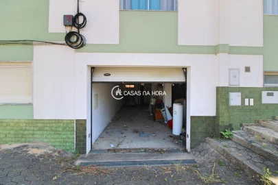 Armazém para Venda em Portimão