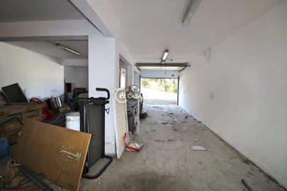 Armazém para Venda em Portimão