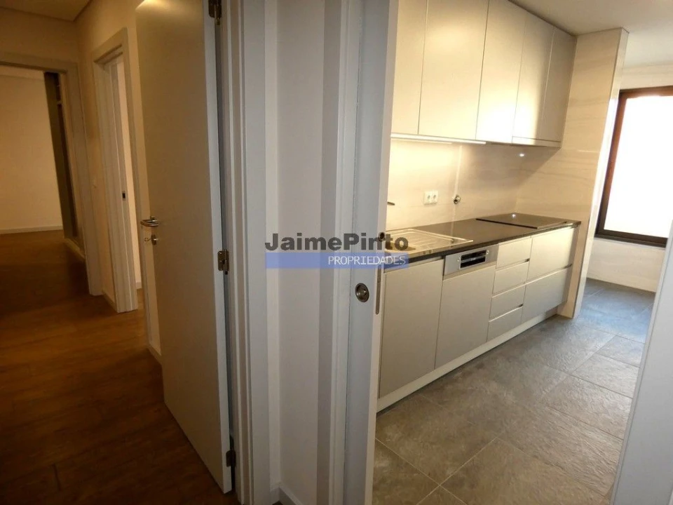 Apartamento T2 para Venda em Lordelo do Ouro e Massarelos Foto 4