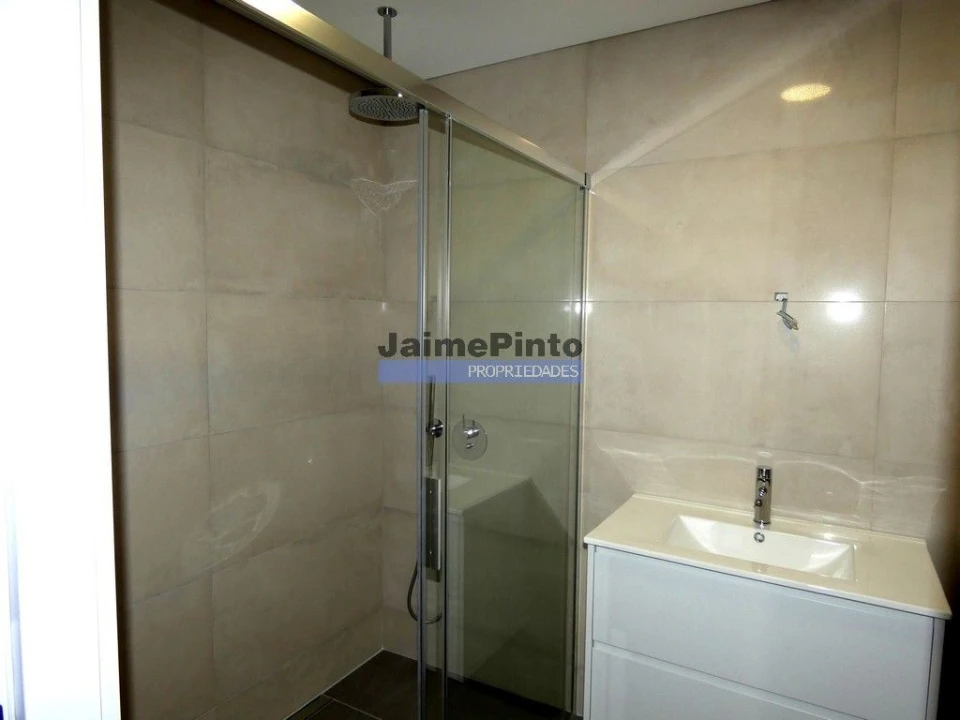 Apartamento T2 para Venda em Lordelo do Ouro e Massarelos Foto 5