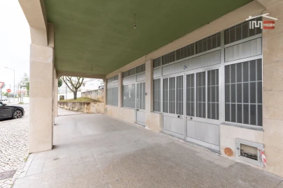 Loja para Arrendamento em Nossa Senhora da Piedade
