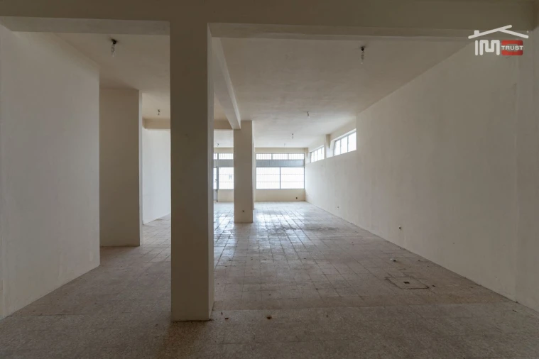 Loja para Arrendamento em Nossa Senhora da Piedade Foto 8