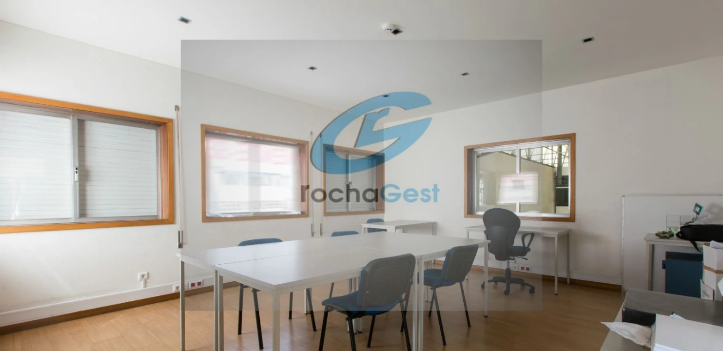 Armazém para Venda em Ramalde Foto 13