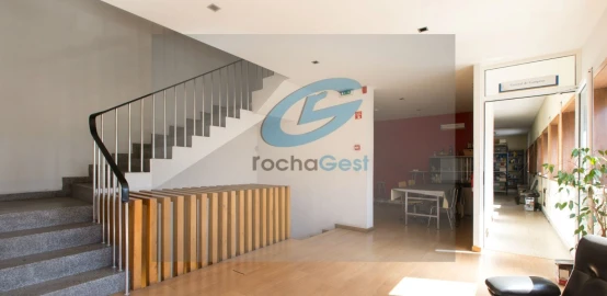 Armazém para Venda em Ramalde