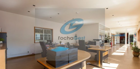 Armazém para Venda em Ramalde