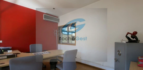 Armazém para Venda em Ramalde