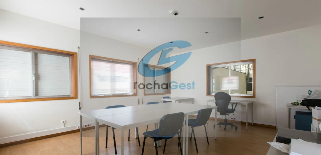 Armazém para Venda em Ramalde Foto 13