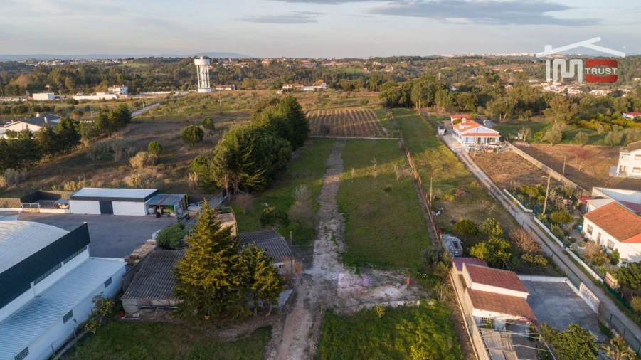 Terreno Misto para Venda em Vale de Santarem Foto 4