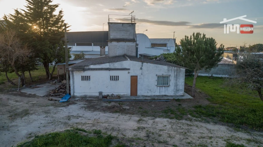 Terreno Misto para Venda em Vale de Santarem Foto 11