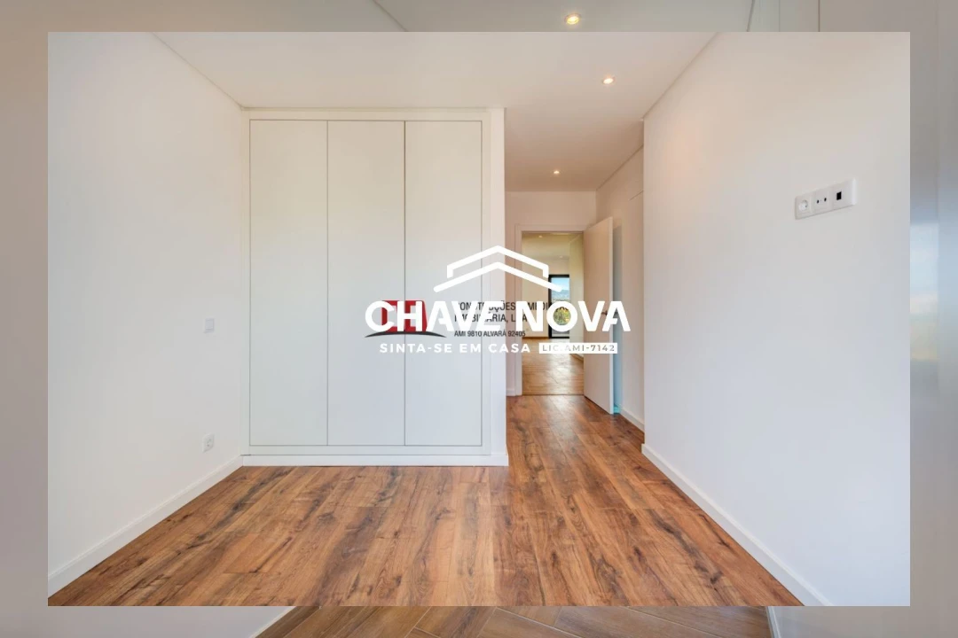 Apartamento T3 para Venda em Portimão Foto 10