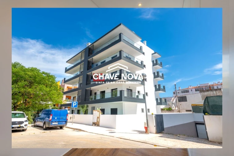 Apartamento T3 para Venda em Portimão Foto 2