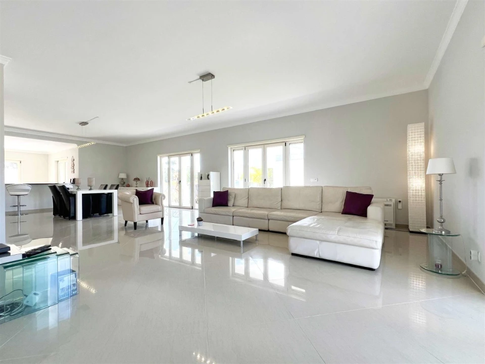 Moradia T4 para Venda em Albufeira e Olhos de Água Foto 5