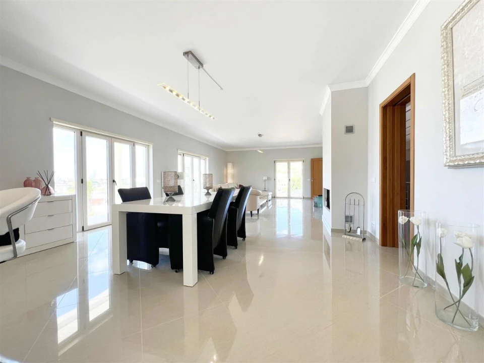 Moradia T4 para Venda em Albufeira e Olhos de Água Foto 7