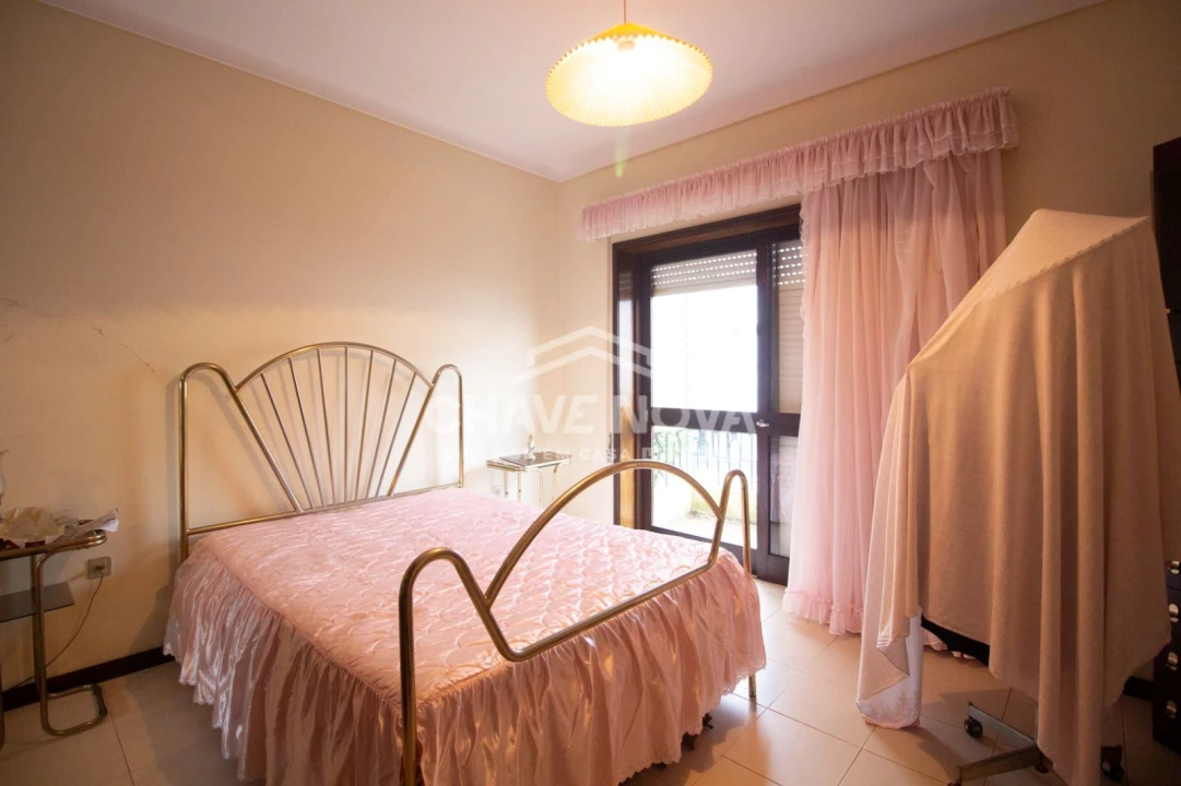 Moradia T5 para Venda em Coronado (São Romão e São Mamede) Foto 9