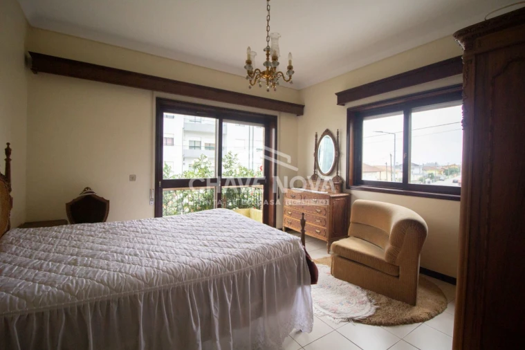 Moradia T5 para Venda em Coronado (São Romão e São Mamede) Foto 13