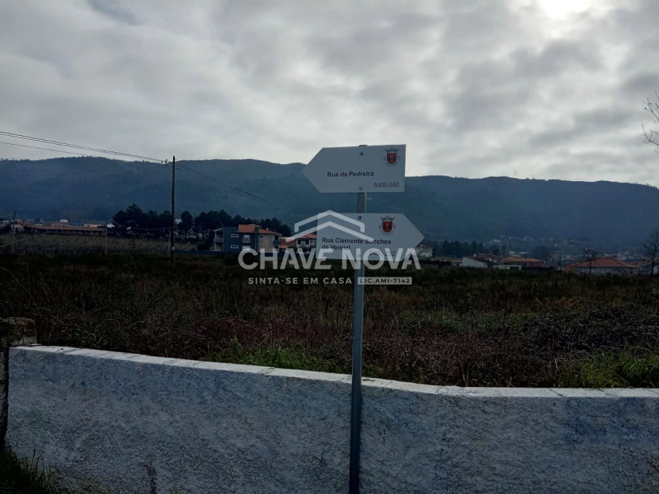 Terreno P/ Prédio para Venda em Vilar de Nantes Foto 6