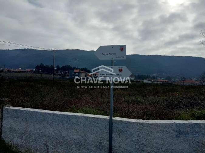 Terreno P/ Prédio para Venda em Vilar de Nantes Foto 6