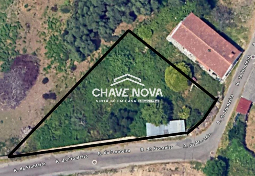 Terreno para Venda em Paços de Brandão Foto 1