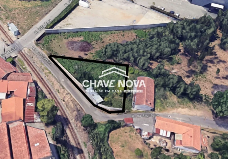 Terreno para Venda em Paços de Brandão Foto 5