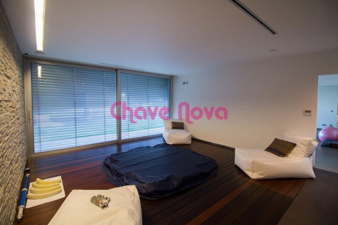 Moradia T5 para Venda em O. Azeméis, Riba-Ul, Ul, Macinhata Seixa, Madail Foto 4